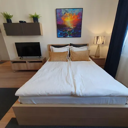 Guru 2 Apartmán *